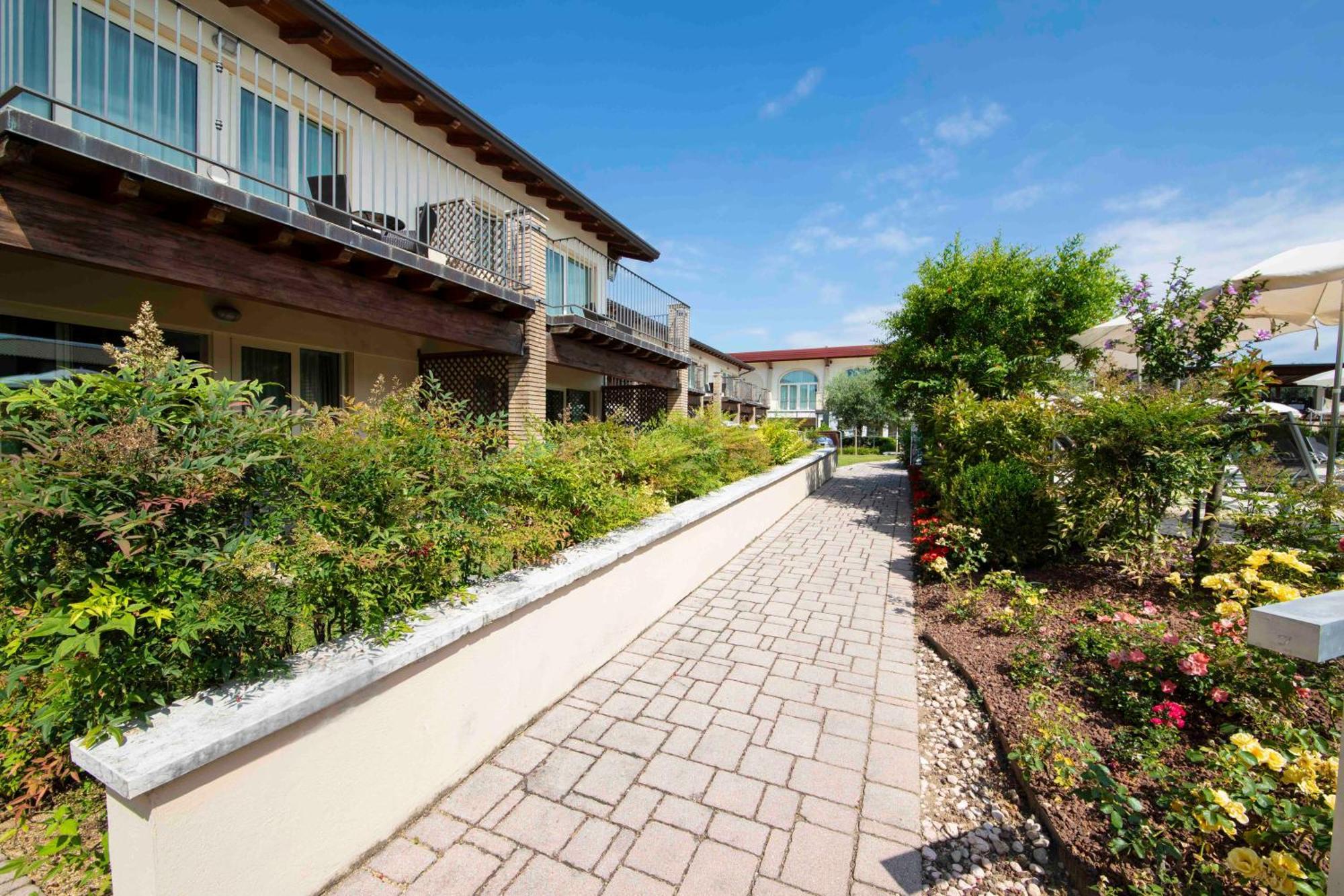 Lake Garda Resort Moniga del Garda Exterior foto
